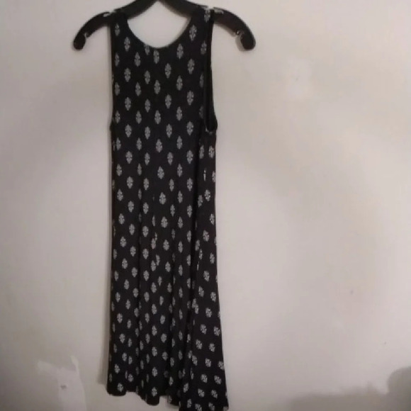 Old Navy Black and White Patterned Top - Picture 3 of 3